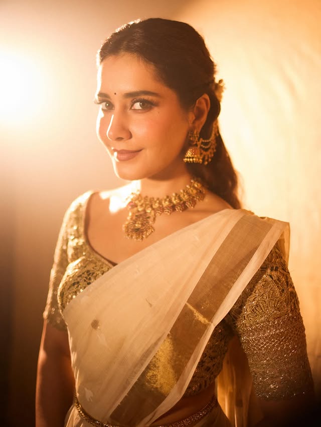 Raashii Khanna Photo Gallery