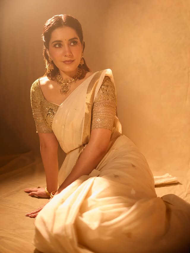 Raashii Khanna Photo Gallery
