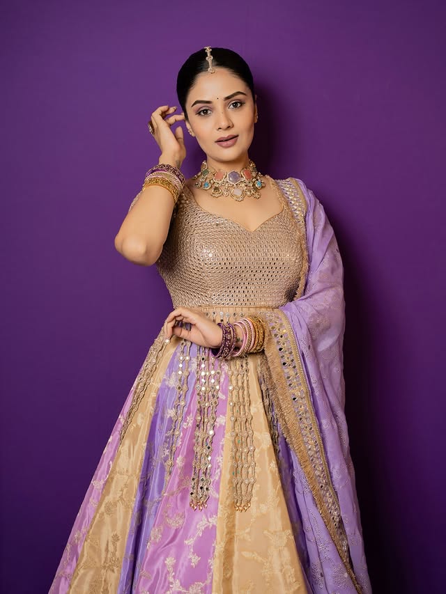 Sreemukhi (Source /Instagram) Sreemukhi Photo Gallery