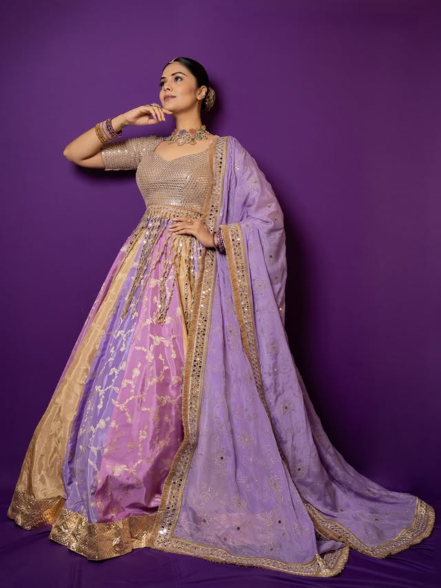 Sreemukhi (Source /Instagram) Sreemukhi Photo Gallery