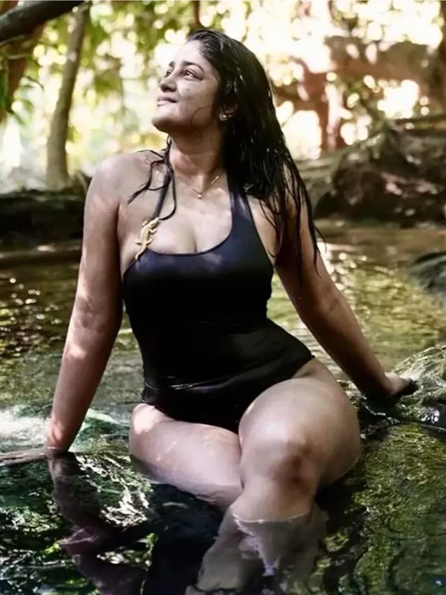 Dimple Hayathi Photo Gallery