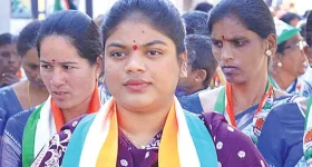 Gaddam Ananya: తెలంగాణ యంగెస్ట్ మున్సిపల్ చైర్‌పర్సన్‌గా గడ్డం అనన్య.. వికారాబాద్‌లో సరికొత్త చరిత్ర!