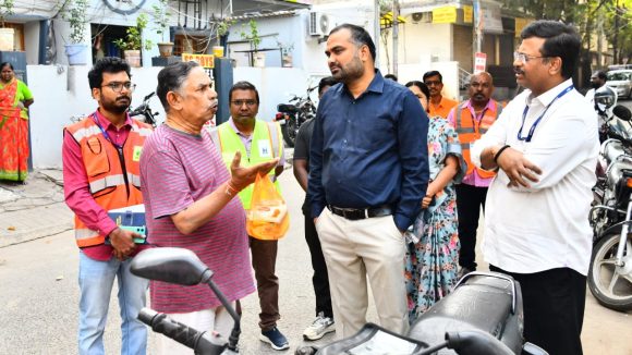 RV Karnan: శానిటేషన్ పనులను ఆకస్మికంగా తనిఖీ చేసిన కమిషనర్ కర్ణన్