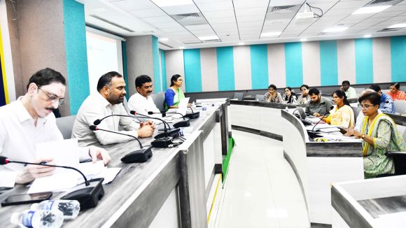 GHMC Commissioner: పనుల్లో వేగం పెంచాలి.. అభివృద్ది పనులపై కమిషనర్ కర్ణన్ ఆదేశం