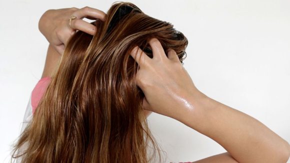Hair Oiling: నెల రోజులు జుట్టుకు నూనె వాడటం మానేస్తే.. జరిగేదిదే !