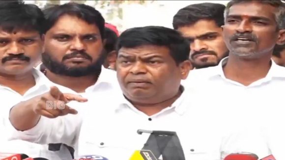 Jeevan Reddy: పోలీసుల లాగుల్లో తొండలు విడుస్తాం.. ఖబడ్దార్ సజ్జనార్… BRS మాజీ ఎమ్మెల్యే జీవన్ రెడ్డి సంచలన వ్యాఖ్యలు