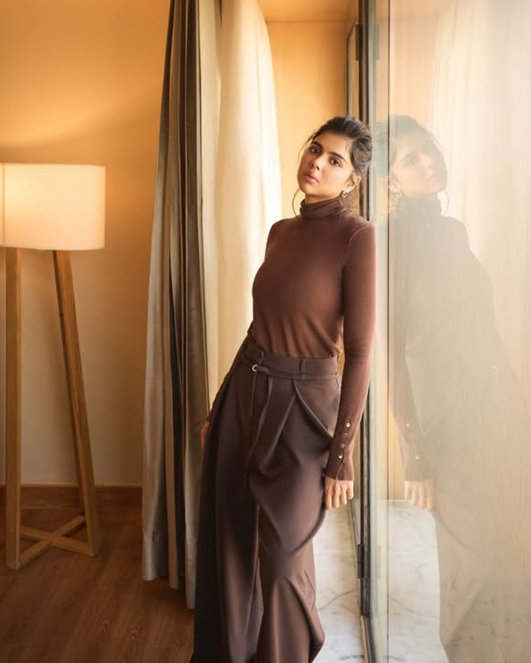 Kalyani priyadarshan: స్కిన్ టైట్ డ్రెస్ లో టెంప్ట్ చేస్తున్న కళ్యాణి.. ఎంత క్యూట్ గా ఉందో..