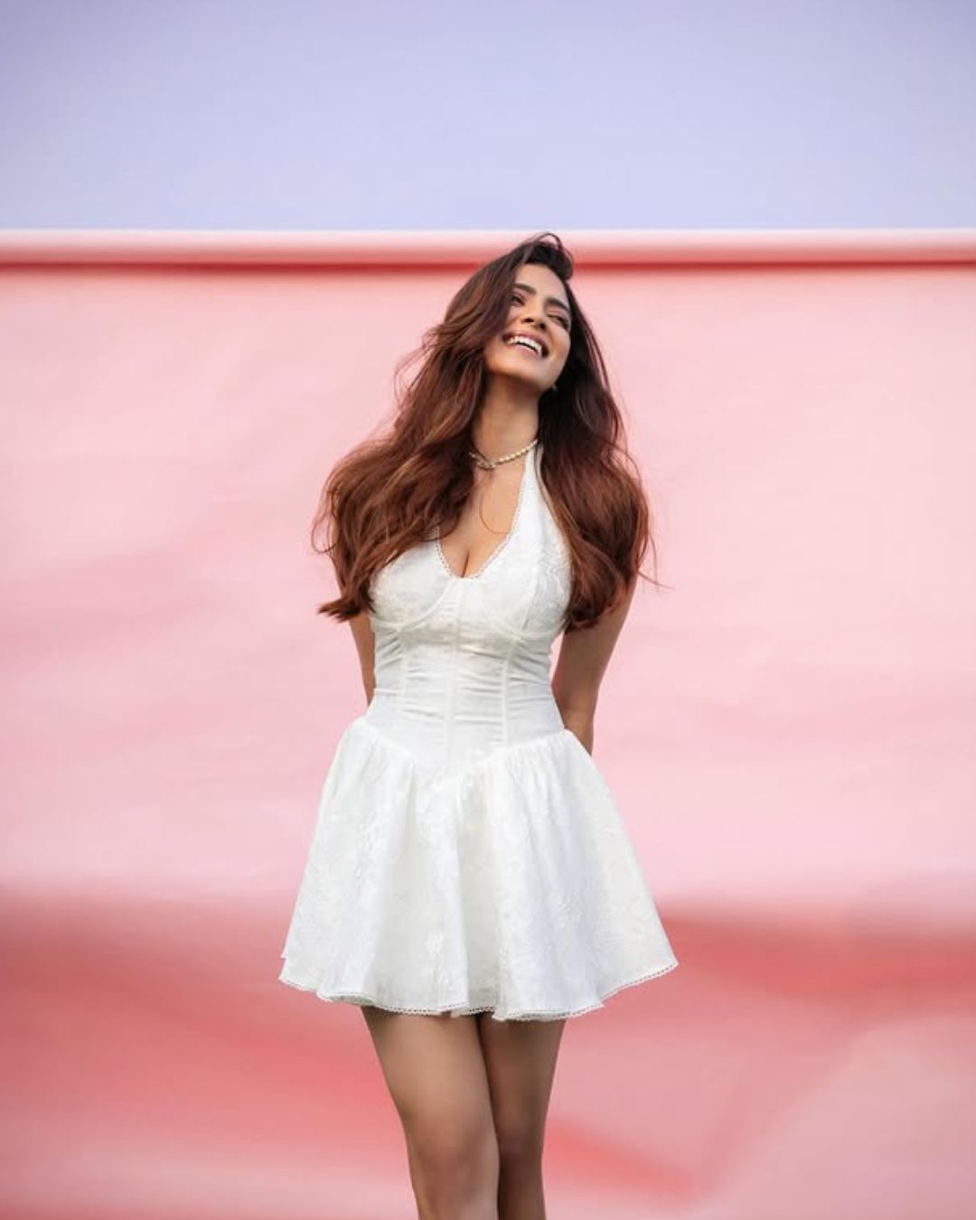 Malavika Mohanan : పొట్టి గౌనులో పరేషాన్ చేస్తున్న ప్రభాస్ బ్యూటీ.. ఏముంది మావా…