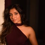 Mirna Menon : స్టైలిష్ లుక్ లో మిర్నా.. కైపెక్కించే చూపులతో చంపుతుంది మావా..