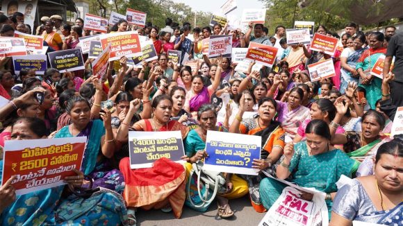 Kalvakuntla Kavitha: ప్రజా భవన్ ఎదుట కవిత ఆందోళన.. ఎందుకంటే?