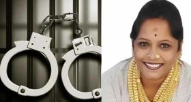 Rajisha Vijayan: ఎండిపోయిన చెట్ల మధ్య ఎర్రటి డ్రెస్ తో సెగలు పుట్టిస్తున్న బ్యూటీ!