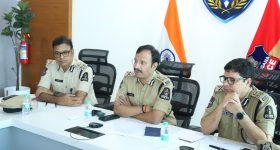 Karimnagar Mayor Election: కరీంనగర్ మేయర్ పీఠం బీజేపీ కైవసం.. బీఆర్ఎస్ సంచలన నిర్ణయంతో మారిన లెక్కలు?