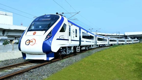 Vande Bharat Express: వందే భారత్‌కు బాంబు ముప్పు.. రైళ్లను పేల్చేస్తామంటూ ఆగంతకుడి లేఖ.. వణికిపోతున్న ప్రయాణికులు!