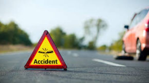 Road Accident: శ్రీకాళహస్తిలో ఘోర రోడ్డు ప్ర‌మాదం.. ప్రైవేట్ బస్సు బోల్తా.. స్పాట్ లో 15 మంది