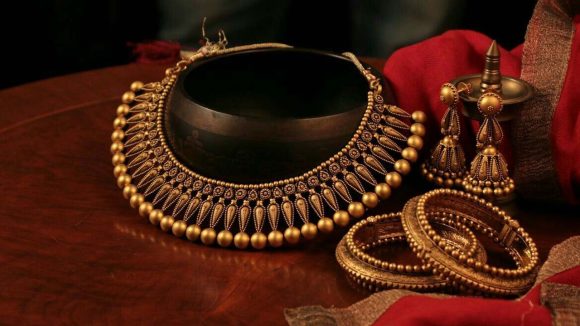 Gold Rate Dropped: భారీగా పడిపోయిన బంగారం, వెండి ధర.. ఈరోజు రేట్ ఎంతంటే?
