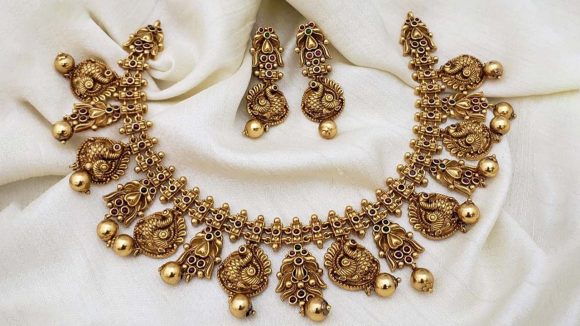 Gold Rate Dropped: కుప్పకూలుతున్న బంగారం ధరలు.. నేడు తులంపై ఎంత తగ్గిందంటే?