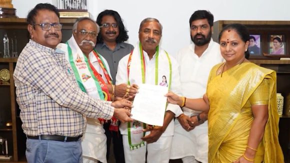 Telangana Jagruthi: వడ్డేపల్లి మున్సిపాలిటీలో ‘సింహం’ గర్జన: ప్రధాన పార్టీలను పడగొట్టి పాగా వేసిన AIFB!
