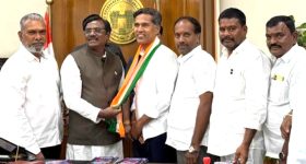 Vivek Venkataswamy: మంత్రి  వివేక్ వెంకటస్వామి సమక్షంలో కాంగ్రెస్‌లో చేరిన  శ్రీనివాసాచారి