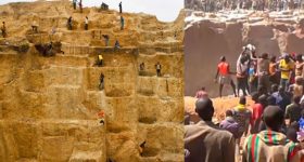 Nigeria Mine Accident: నైజీరియాలో పెను విషాదం.. నిముషాల్లోనే 37 మంది బలి