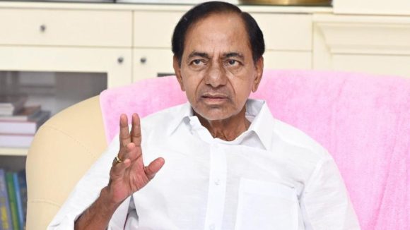 Phone Tapping Case: ఫోన్ ట్యాపింగ్ కేసులో కీలక అంశం.. ఛార్జిషీటులో కేసీఆర్ పేరు? రేపో మాపో అరెస్టులు