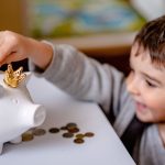 Pocket money: పదేళ్ల పిల్లాడికి ప్యాకెట్ మనీ ఇవ్వచ్చా? వాటి వల్ల లాభనష్టాలేంటి?