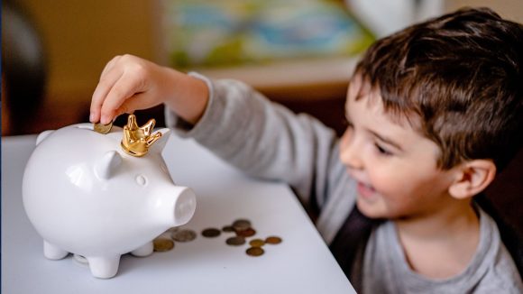 Pocket money: పదేళ్ల పిల్లాడికి ప్యాకెట్ మనీ ఇవ్వచ్చా? వాటి వల్ల లాభనష్టాలేంటి?