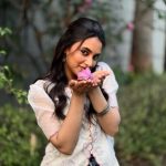 Priyanka Mohan : పూలతో ప్రియాంక మోహన్ క్యూట్ సెల్ఫీలు.. ఫ్యాన్స్ ఫిదా…