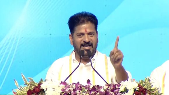 CM Revanth Reddy: కేసీఆర్ ఫ్యామిలీని బొక్కలో వేయకుండా బీజేపీ ఎందుకు కాపాడుతోంది?: సీఎం రేవంత్ రెడ్డి సూటి ప్రశ్న!