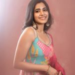 Sivani Nagaram: కలర్ ఫుల్ డ్రెస్ లో క్యూట్ స్మైల్ తో శివాని న్యూ స్టిల్స్.. సూపర్ అంతే..