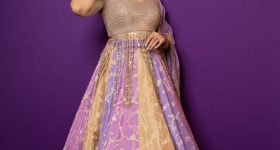 Sreemukhi : శ్రీముఖి ఏముంది మావా.. లంగావోణీలో మనసు దోచుకుంటుంది..