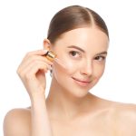 Vitamin C serum: స్కిన్ వైటనింగ్ Vs బ్రైటనింగ్.. విటమిన్ సి సీరమ్ మీ చర్మంపై ఎలా పనిచేస్తుంది?