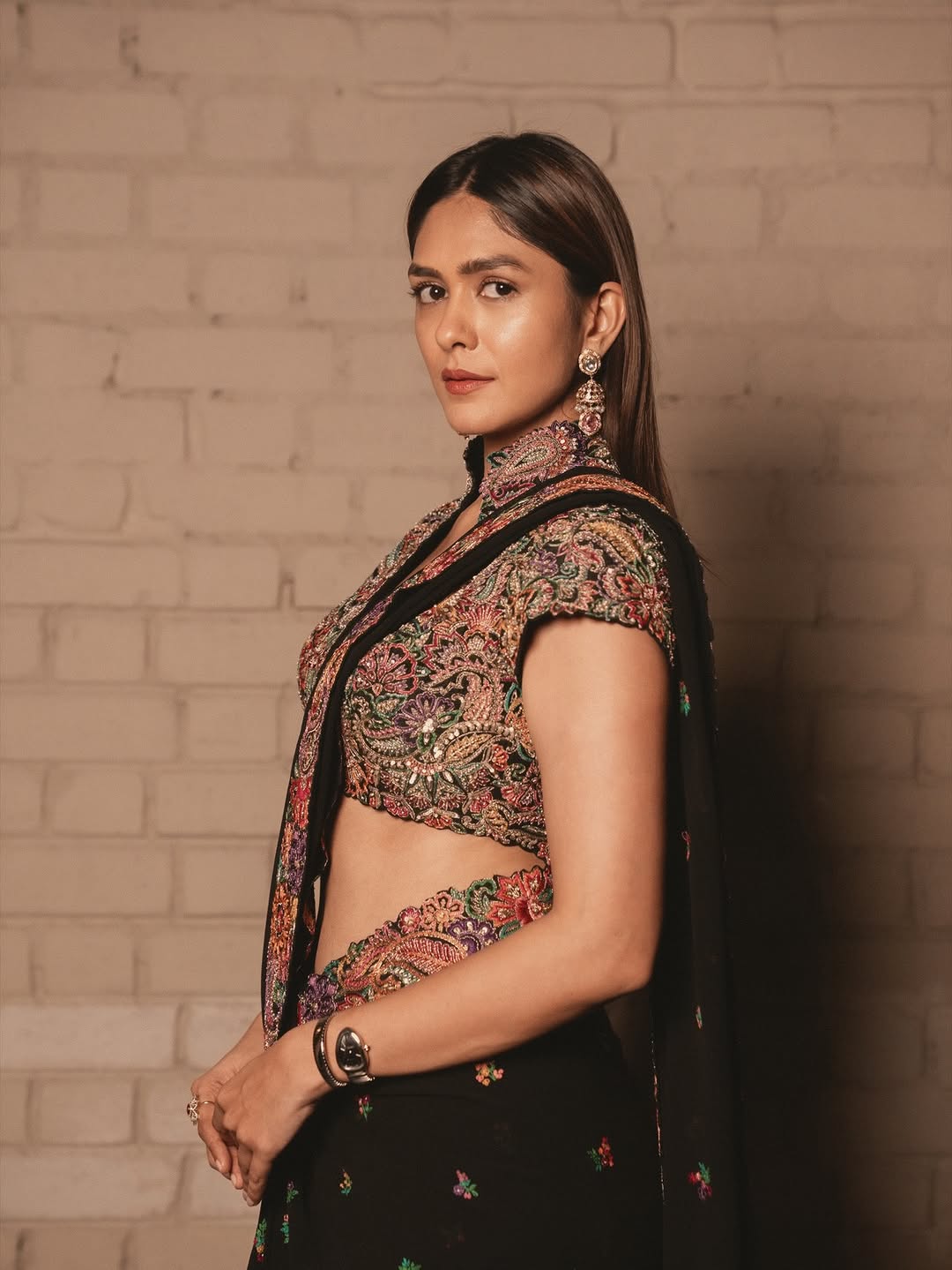 Actress Mrunal Thakur Photo Gallery