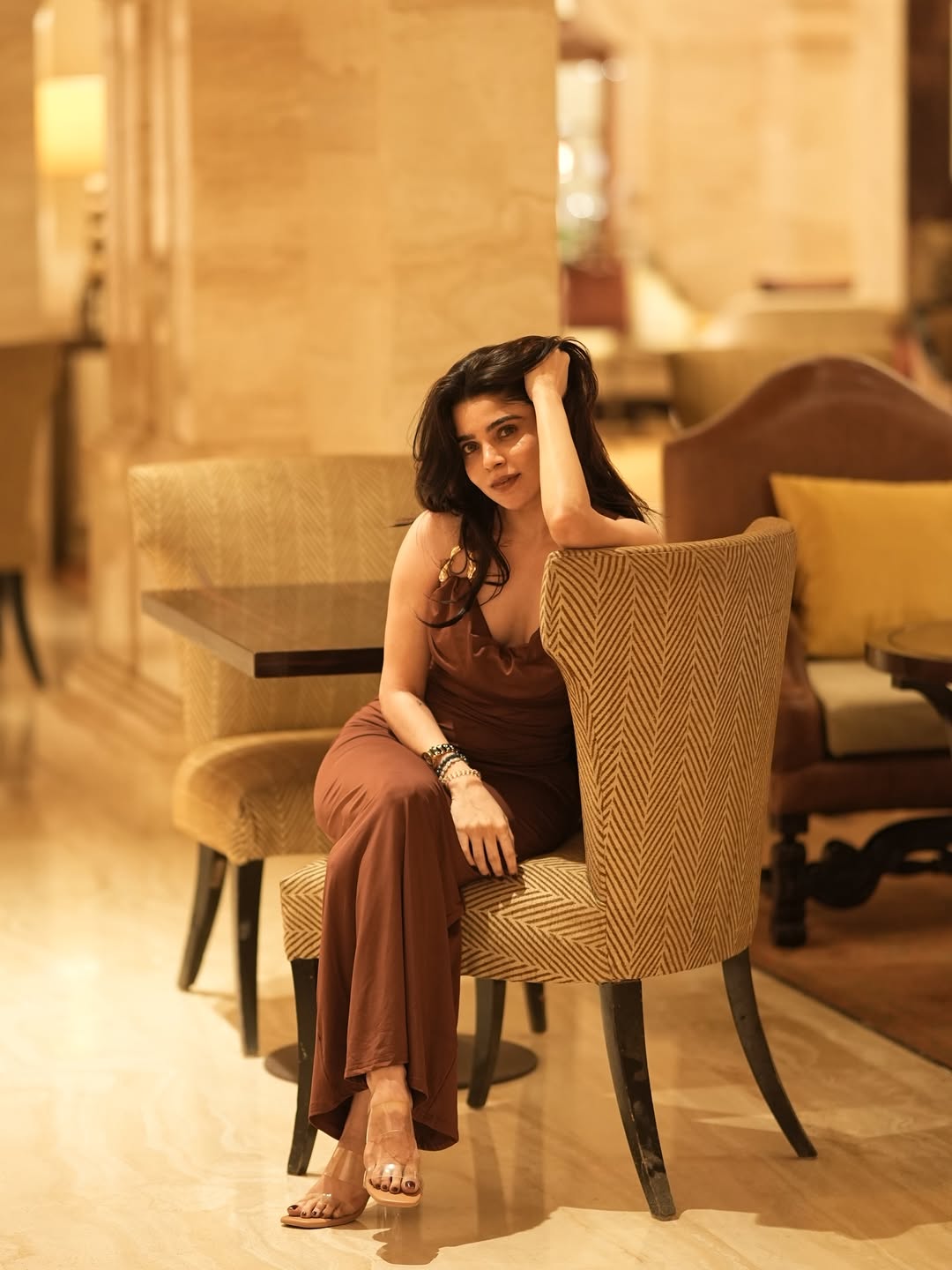 Actress Divya Bharathi Photo Gallery