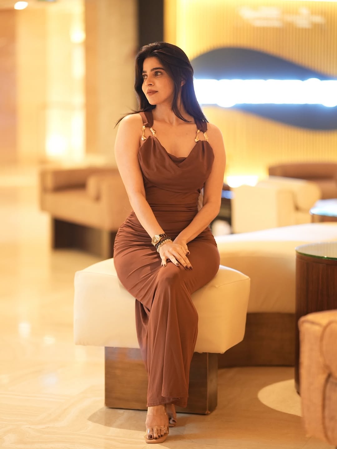 Actress Divya Bharathi Photo Gallery