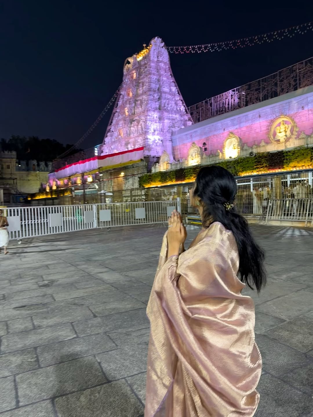 Divi vadthya (Image credit: Instagram) Actress Divi vadthya Photo Gallery