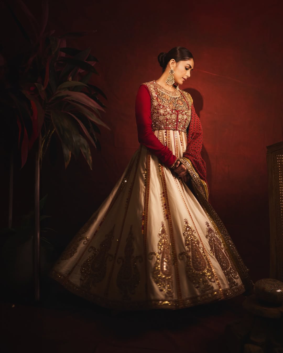 Actress Mrunal Thakur Photo Gallery