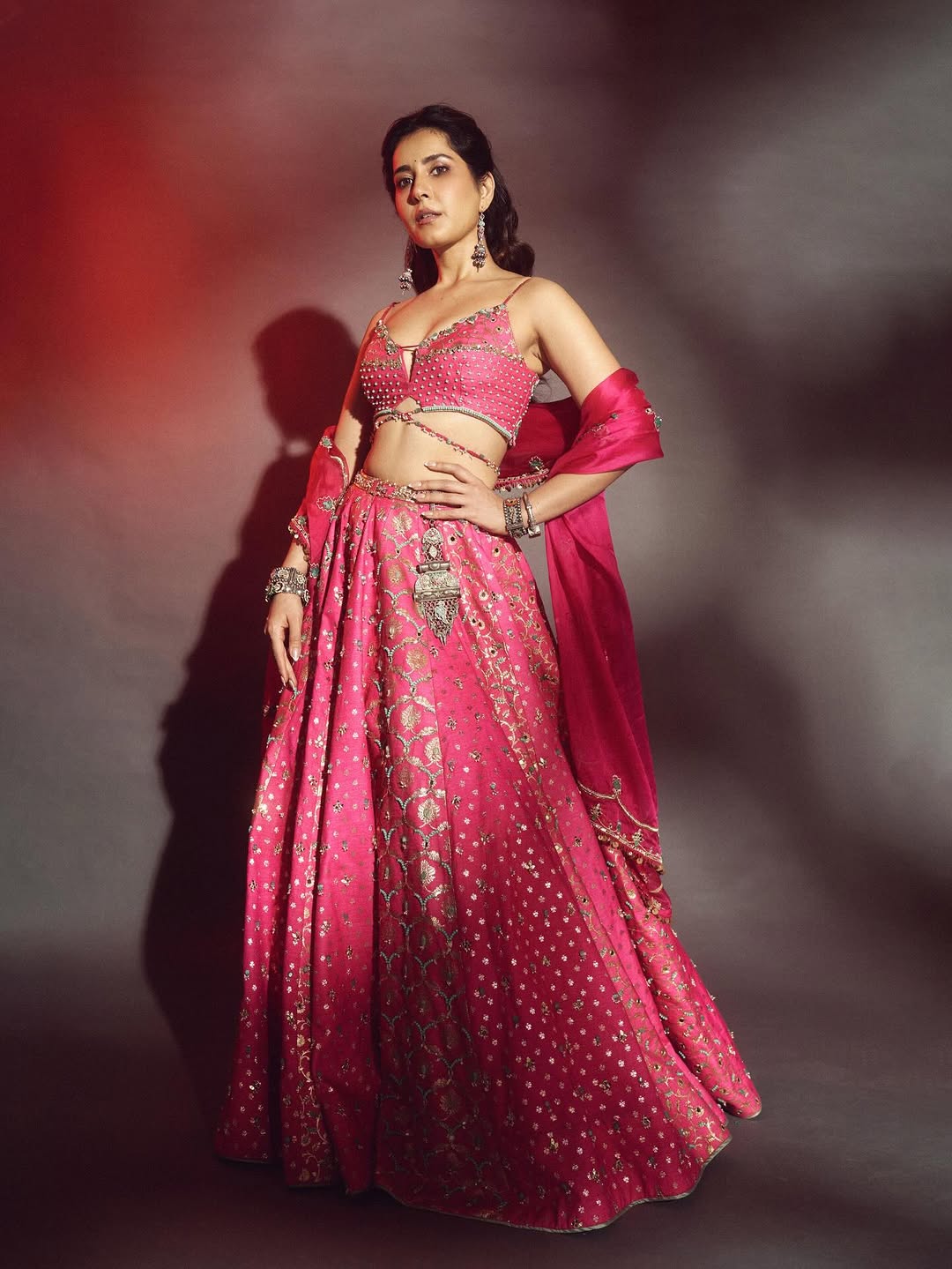 Actress Raashii khanna Photo Gallery