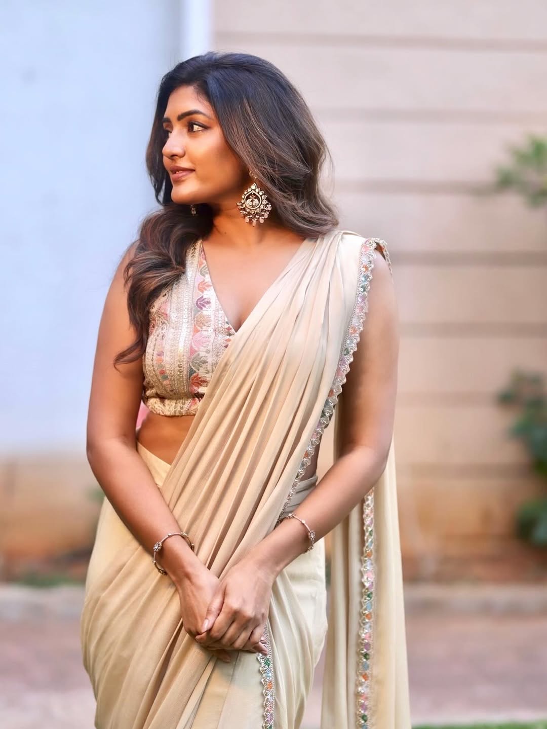 Actress Eesha Rebba Photo Gallery