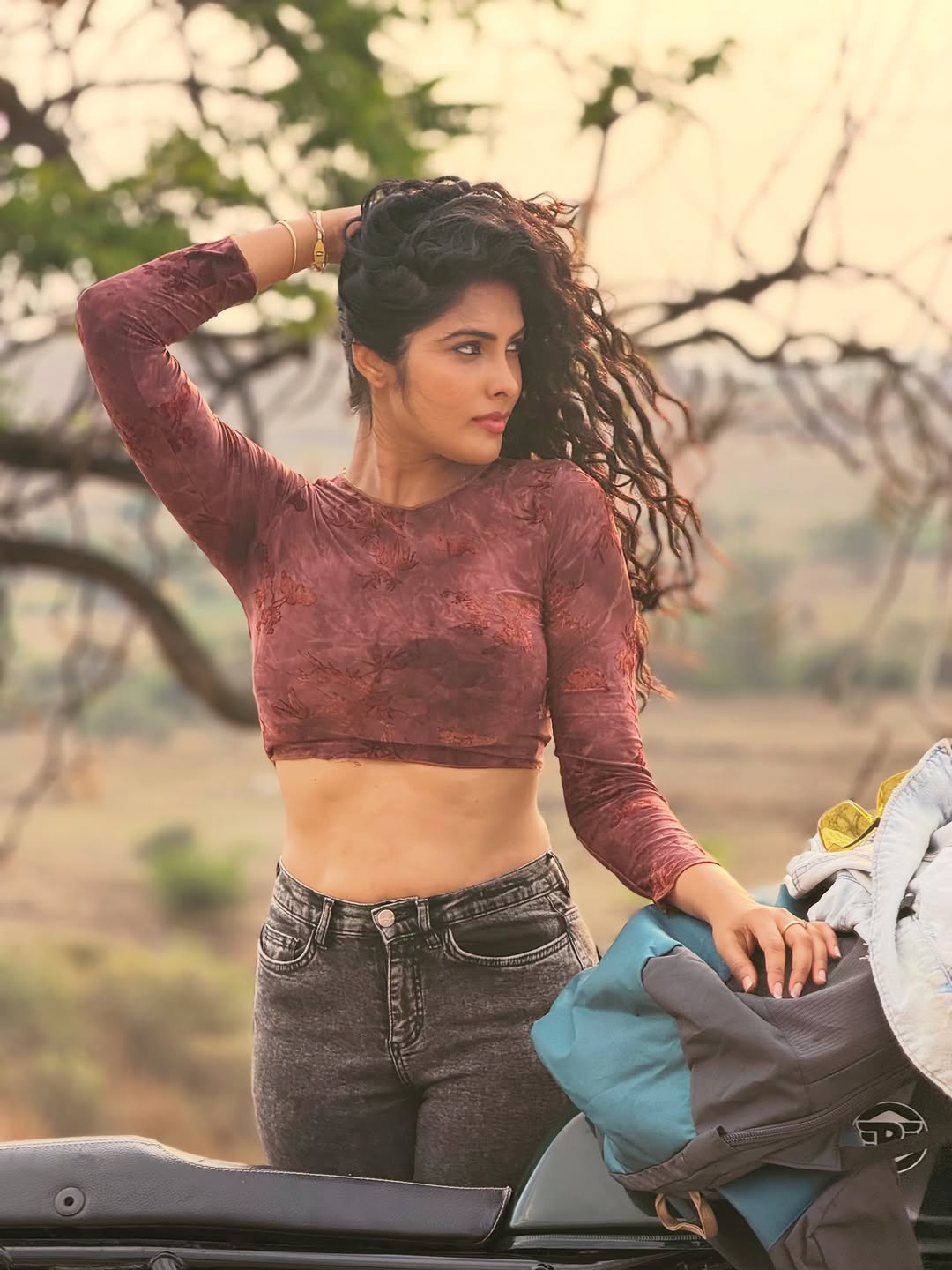 Actress Divi Vadthya Photo Gallery