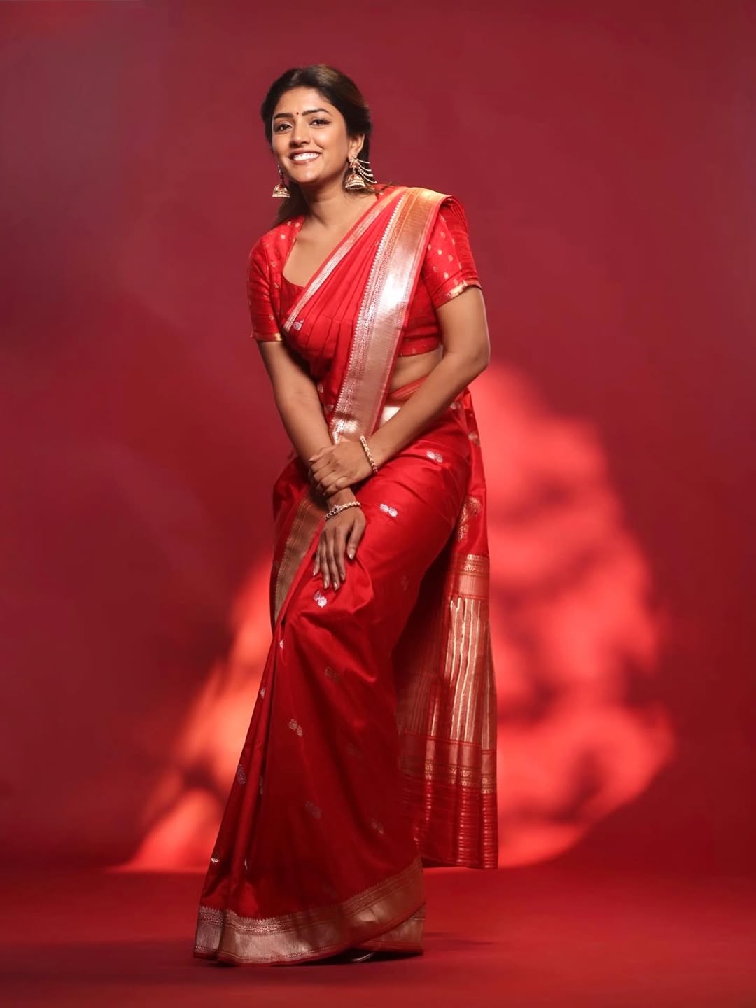 Actress Eesha Rebba Photo Gallery