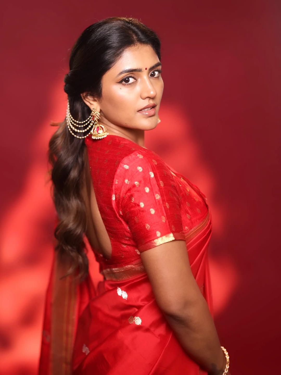 Actress Eesha Rebba Photo Gallery
