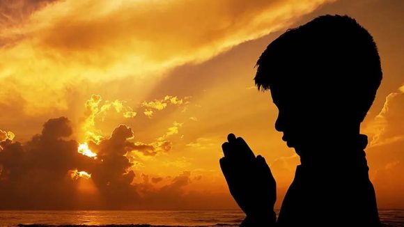 Slokas For Children: చిట్టి చేతులతో దైవ ప్రార్థన.. పిల్లలకు నేర్పించాల్సిన 5 ముఖ్యమైన శ్లోకాలు
