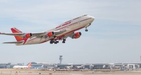 Flight Charges: ఇరాన్ యుద్ధం ప్రభావం.. విమాన టికెట్లపై ధరల పెంపు, షాకైన ట్రావెలర్స్