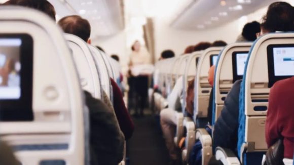 AIR Travels: విమాన ప్రయాణికులకు చల్లటి కబురు.. ఆ పప్పులుడకవ్, పౌర విమానయాన శాఖ ఆదేశాలు