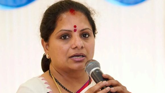 CBI Summons K Kavitha: లిక్కర్ స్కామ్ కేసులో కీల‌క ప‌రిణామం.. కవిత నివాసానికి సీబీఐ అధికారులు!