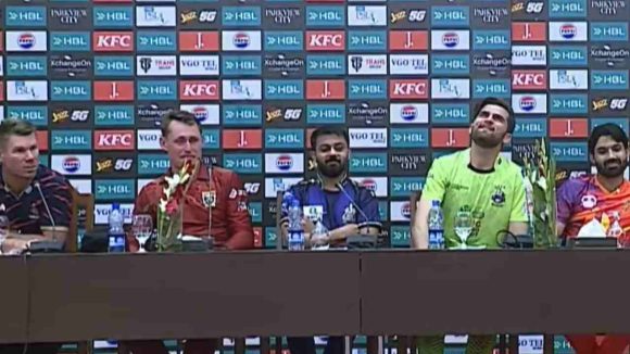 David Warner: మీరంతా స్కూల్ కు వెళ్లే పిల్ల బచ్చాలురా..మీడియా ముందే పాక్ క్రికెట‌ర్ల ప‌రువు తీసిన వార్న‌ర్