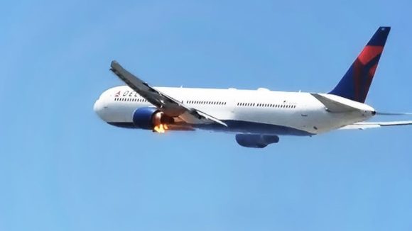 Delta Flight fire Broke: టేకాప్ అయిన కాపటికే ఇంజన్‌లో మంటలు.. 300 మంది ప్రయాణికుల్లో టెన్షన్, చివరకు