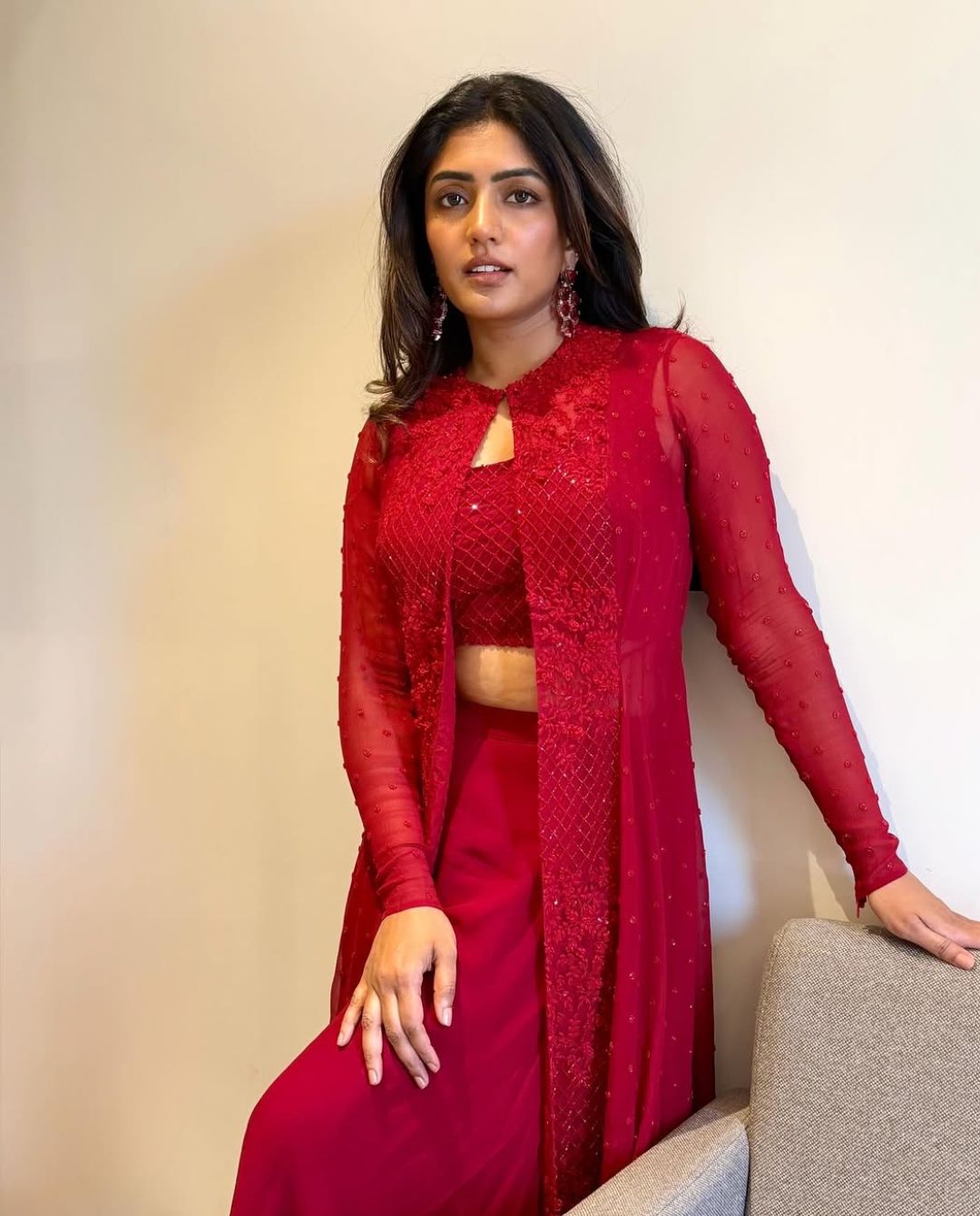 Eesha Rebba: రెడ్ డ్రెస్ లో అందాలు ఆరబోస్తున్న ఈషా రెబ్బా.. ఫోటోలు వైరల్!