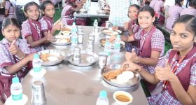 Telangana Govt: తెలంగాణ విద్యార్థులకు తీపి కబురు..  బ్రేక్‌ ఫాస్ట్‌లో ఆరు రకాల మెనూ, ఏంటో తెలుసా?