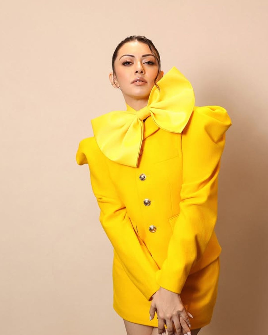 Hansika Motwari : యెల్లో డ్రెస్ లో స్టైలిష్ లుక్ లో హన్సిక.. మైండ్ బ్లాక్ అవ్వాల్సిందే..